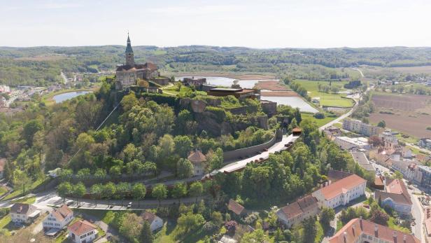 Burg oder KUZ: Bürger  dürfen entscheiden