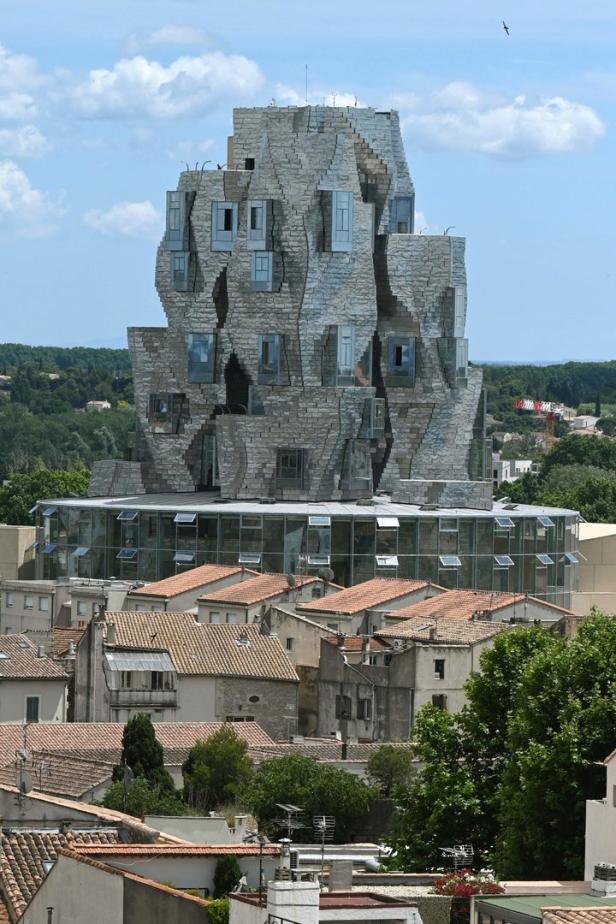Der Traum einer Milliardärin wurde in Arles glitzernde Realität