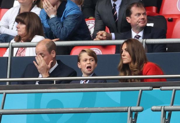 Groß geworden: Prinz George im Partnerlook mit Papa William bei EM-Spiel