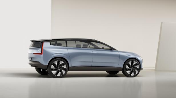 283691_volvo_concept_recharge.jpg