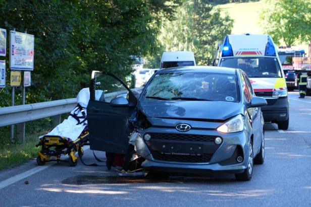 NÖ: Crash im Morgenverkehr mit vier Verletzten