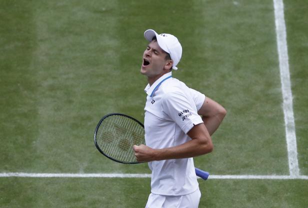 Sensation in Wimbledon: Hurkacz demütigt Altstar Federer