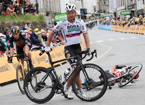 Peter Sagan forced to abandon Tour Peter Sagan forced to abandon Tour