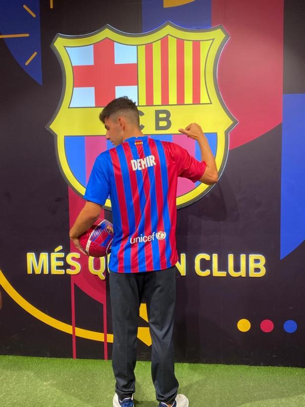 Yusuf Demir: Training mit Piqué, dann Empfang beim Barcelona-Boss