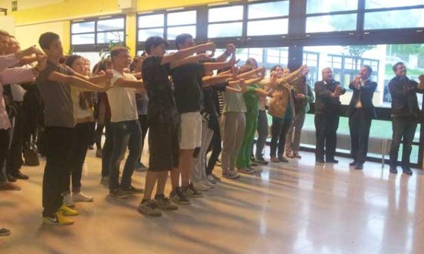 Ich mache die Welt, Macht Schule Theater, Wiener Festwochen Ja?! Nein?! Protest
