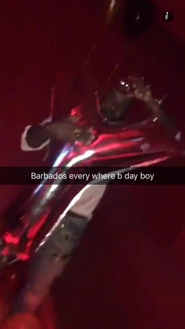 Rihanna feiert in Wiener-Bar & bedankt sich