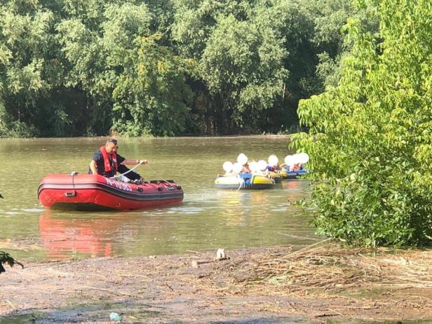 Neun Personen auf Donauzufluss in NÖ gerettet
