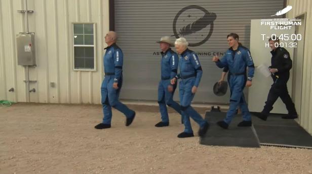 US-space-TOURISM-BlueOrigin