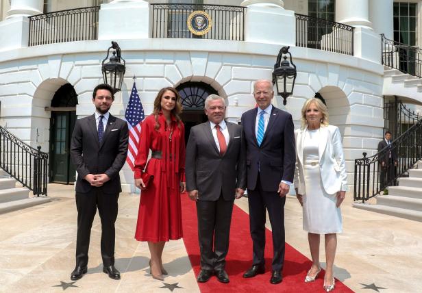 Seltener Auftritt: Königin Rania beehrt (ganz in Rot) das Weiße Haus