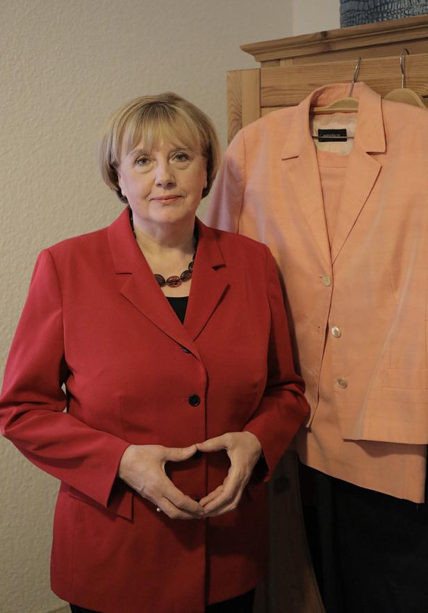 Kanzlerinnen-Double will sich Merkel-Raute wieder abgewöhnen