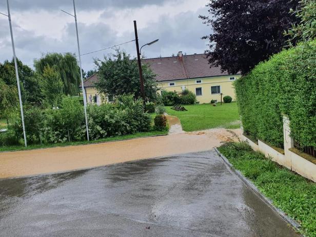 Unwetter überflutete Landhaustunnel in St. Pölten