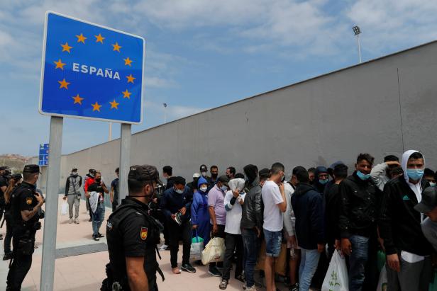 Flüchtlinge in Ceuta: Gefangen in der Exklave