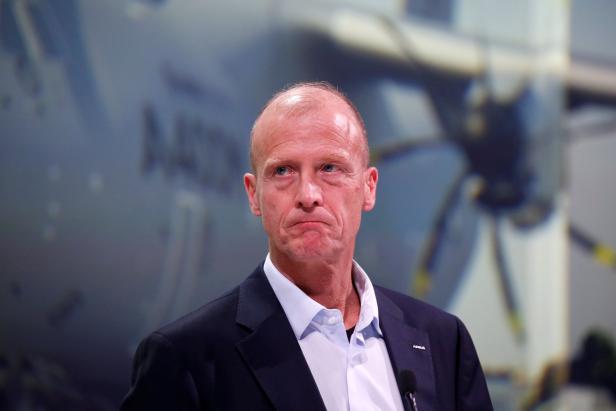 FILE PHOTO: Airbus CEO Tom Enders attends the company's 2018 full-year results news conference Erste Flugtaxis schon in vier Jahren am Markt