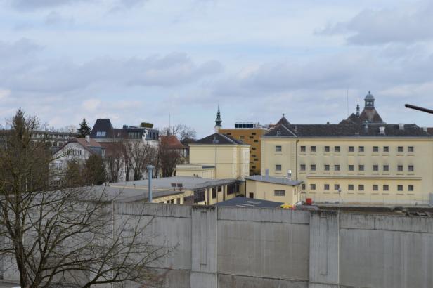 Hinter den Mauern des Häfens in St. Pölten: "Man braucht gute Nerven"