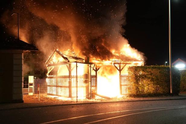 Wieselburg: Müllsammelzentrum am Bahnhof brannte völlig nieder