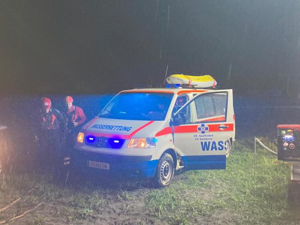 Auf Sandbank in Salzburg eingeschlafen: Urlauber gerettet