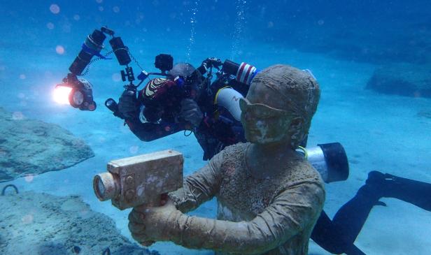 Taucher Ausstellung Ayia Napa MUSAN: Der erste Unterwasser-Wald der Welt eröffnet vor Zypern