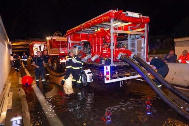 Unwetter-Walze hielt Feuerwehren von NÖ bis Tirol auf Trab