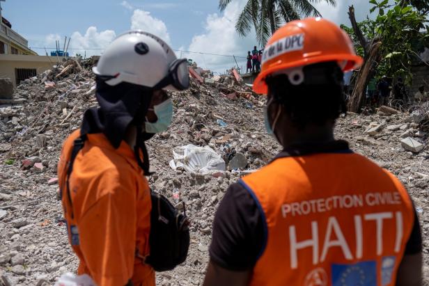 Über 2.000 Tote nach Erdbeben in Haiti
