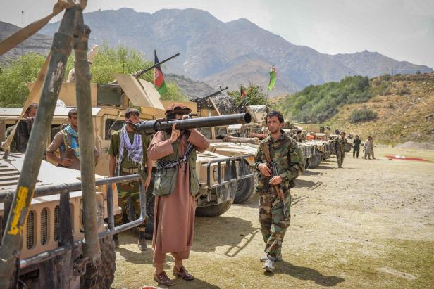 Taliban: Viele Waffen, kein Geld