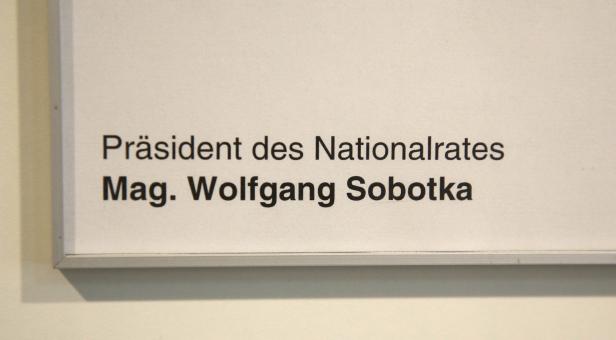 Besuch bei Sobotka: Was der Nationalratspräsident gegen kleine Räume hat