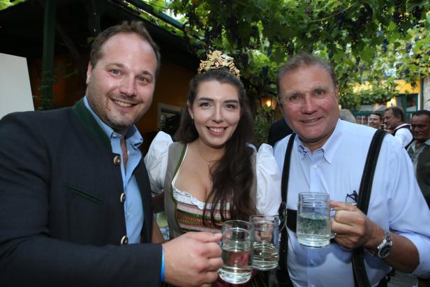 Neustifter Kirtag: Polit-Zweikampf am Döblinger Ballermann