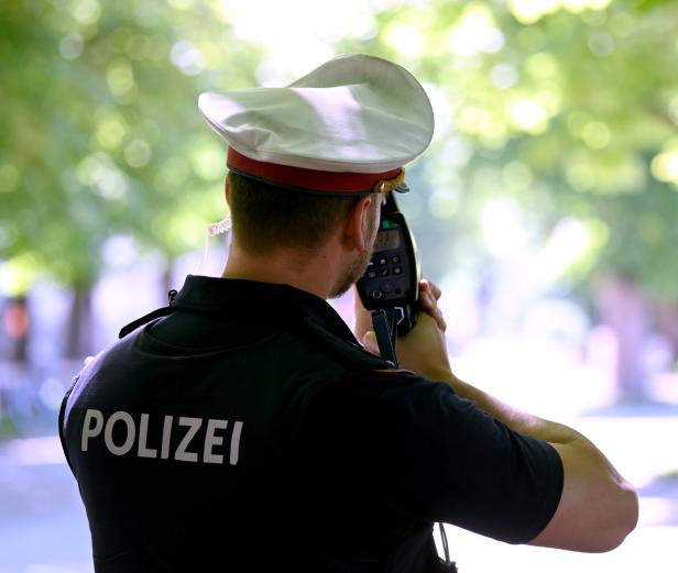 ++ THEMENBILD ++ POLIZEI / SICHERHEIT / EINSATZKRÄFTE / EXEKUTIVE / VERKEHRSKONTROLLE / RADARMESSUNG