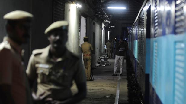 INDIA-TRAIN-ROBERY Räuber erbeuteten 670.000 Euro aus fahrendem Zug