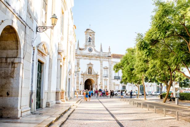 Essen und viel "sim": Guido Tartarottis Reise-Notizen über die Algarve