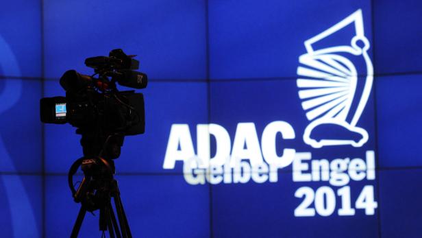 Eine Videokamera filmt die ADAC Gelber Engel Preisverleihung 2014.