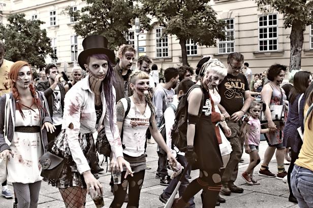 Schaurig-schöner Zombie-Walk 2015