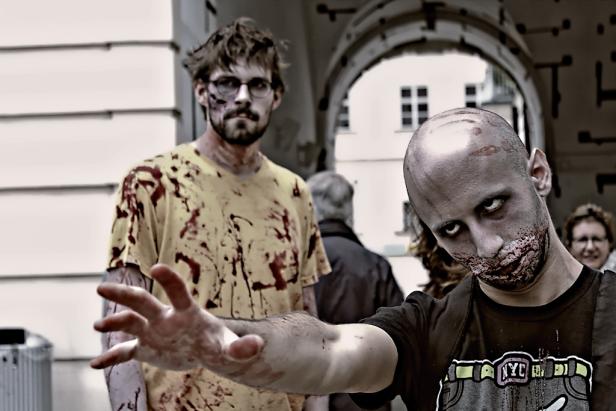 Schaurig-schöner Zombie-Walk 2015
