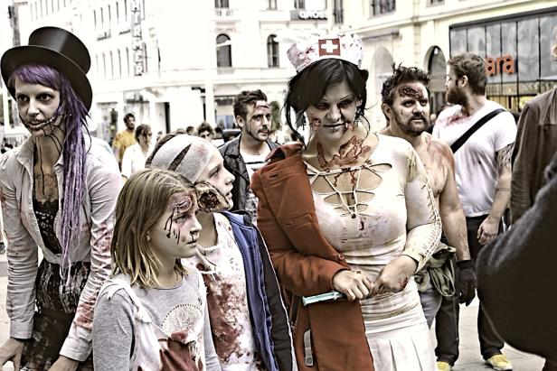 Schaurig-schöner Zombie-Walk 2015