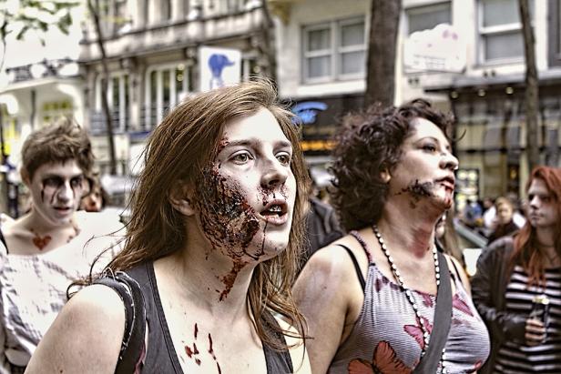 Schaurig-schöner Zombie-Walk 2015