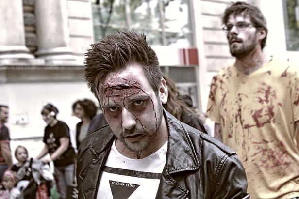 Schaurig-schöner Zombie-Walk 2015