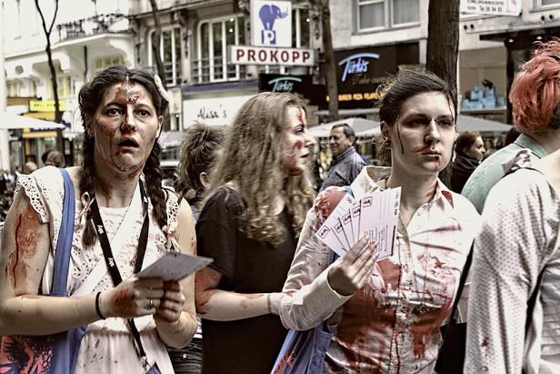 Schaurig-schöner Zombie-Walk 2015