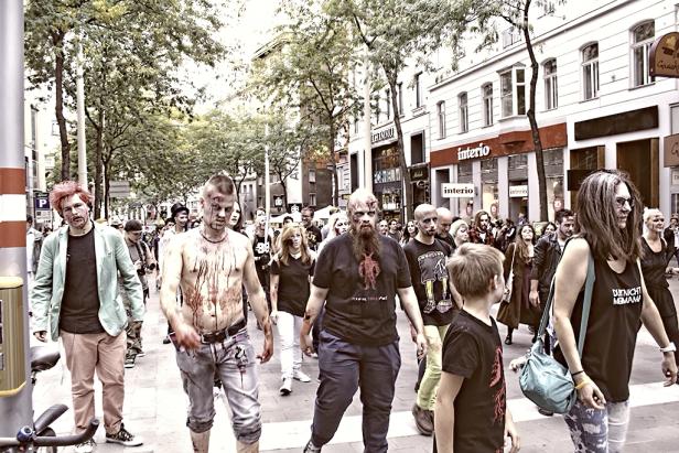 Schaurig-schöner Zombie-Walk 2015