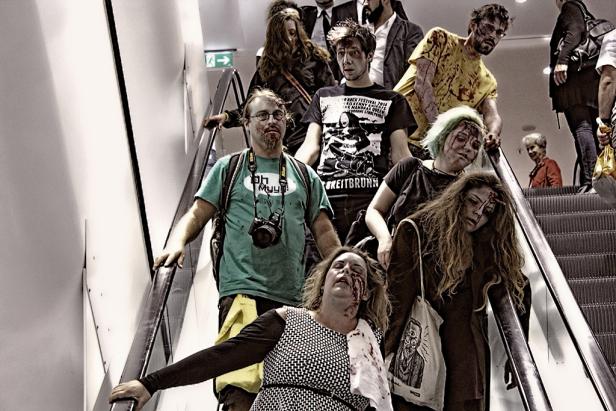 Schaurig-schöner Zombie-Walk 2015