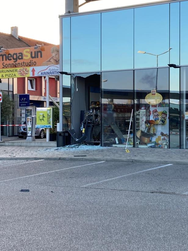 "Enorme Explosion": Täter sprengten Bankomat in NÖ