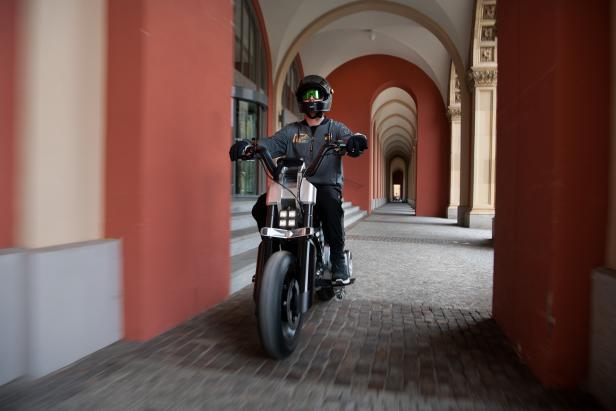 Nicht Motorrad, nicht Scooter - so ein BMW-Bike gab es noch nie