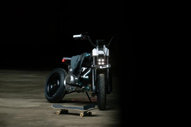 Nicht Motorrad, nicht Scooter - so ein BMW-Bike gab es noch nie