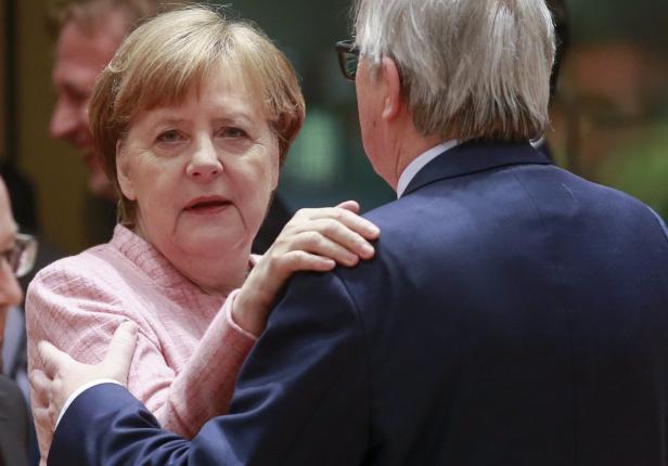 Juncker über Merkel: "Sie hat nie auf den Tisch gehaut"