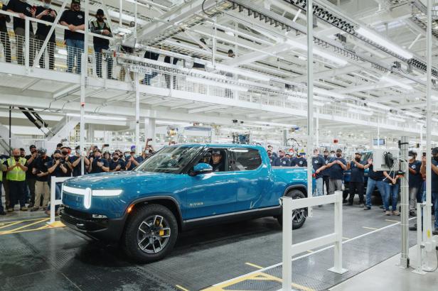 Erster Rivian E-Pick-up rollt vom Band