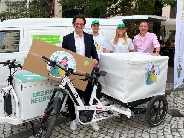 „Neubau liefert grün“: Das Packerl kommt mit dem Lastenrad