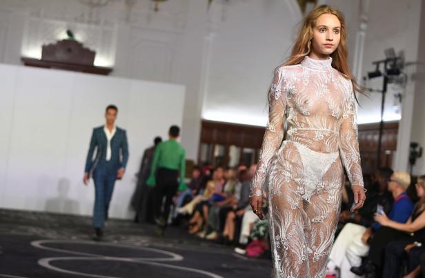 London Fashion Week ist zurück auf den Laufstegen