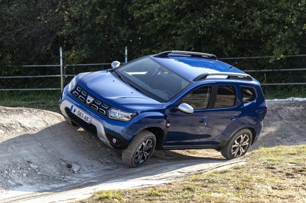 dacia_duster_bleu_iron_4x4_30.jpg