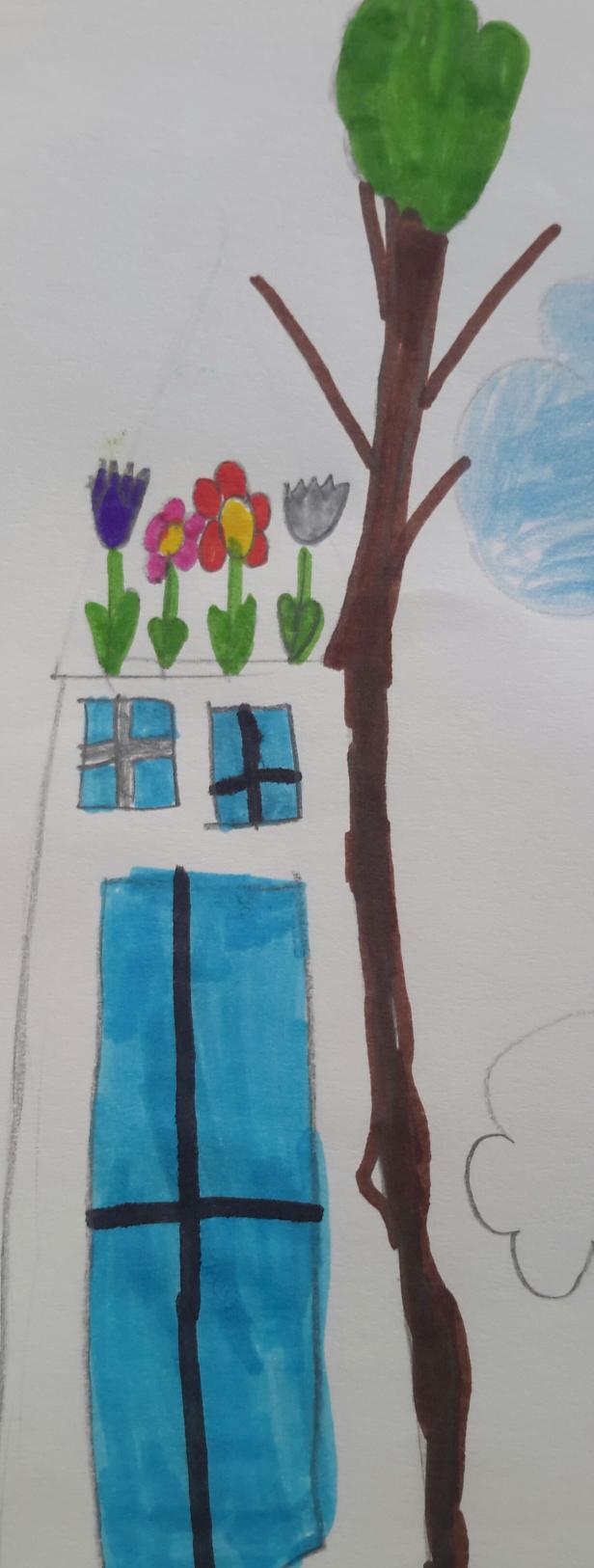 Eine Kinderzeichnung zeigt ein Haus mit Blumen auf dem Dach und einem Baum daneben.
