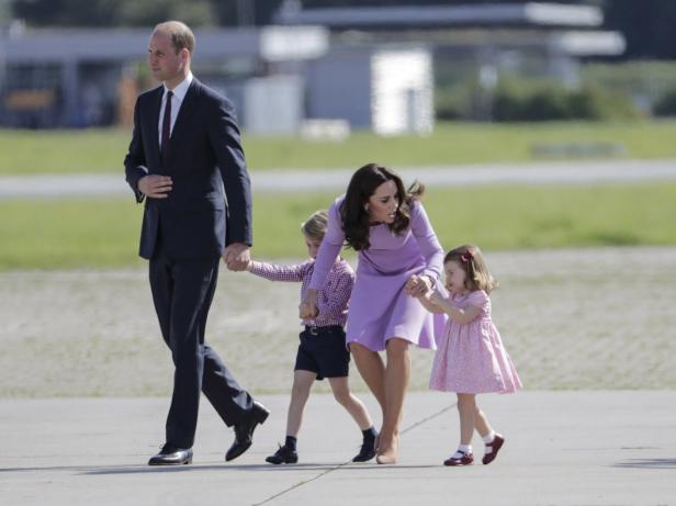 Von Kate eiskalt ignoriert: Prinz William muss Tochter Charlotte bei Sport-Event trösten