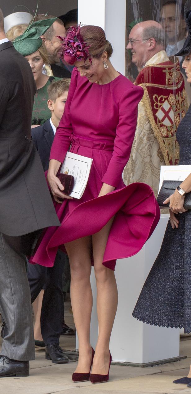 Völlig überfordert: Herzogin Kate suchte das Gespräch mit der Queen