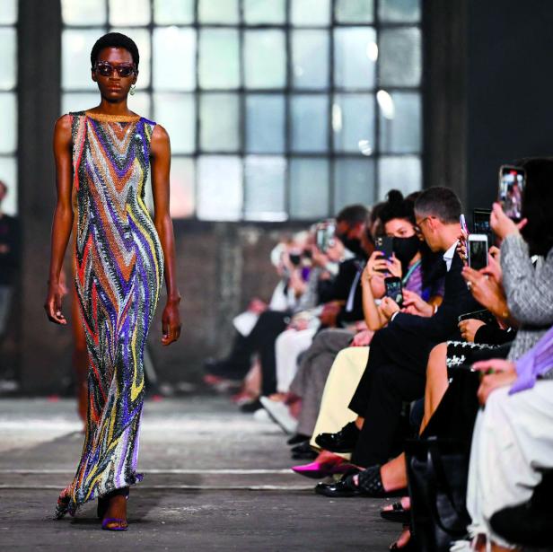 Hinter den Kulissen der Fashion Week und die Trends für 2022